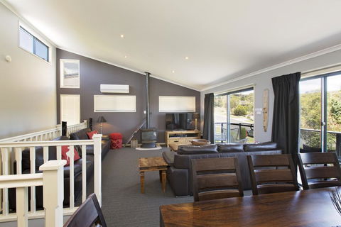 Acacia 2 - Luxurious Holiday Townhouse - Accommodation Fremantle 1