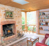 Adelaide Hills 'Camellia Cottage' - WiFi - Accommodation Fremantle