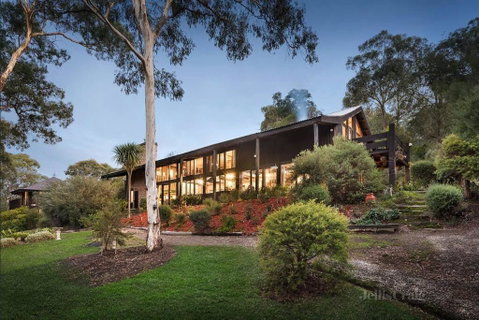 Diskin House Mt Pleasant Rd, Eltham For 16 Guests - Accommodation Fremantle 0