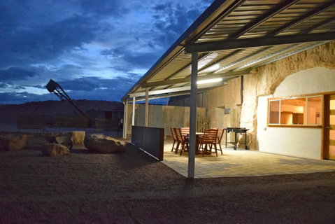 Dug Out B&B - Accommodation Fremantle 0
