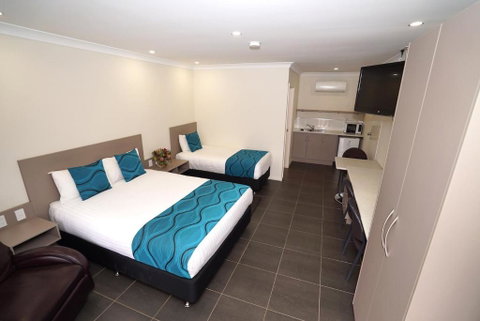 Exies Bagtown - Accommodation Fremantle 0