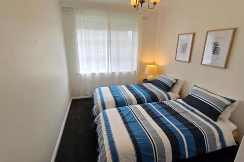 Elsternwick Easy Living - 2 Bedroom Sleeping 4 - Accommodation Fremantle 3