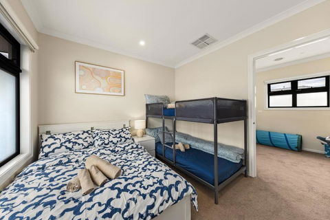Entire Great Place Keysborough - Accommodation Fremantle 1