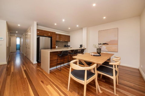 Esplanade Escape To The Brighton Beach Boxes - Accommodation Fremantle 4