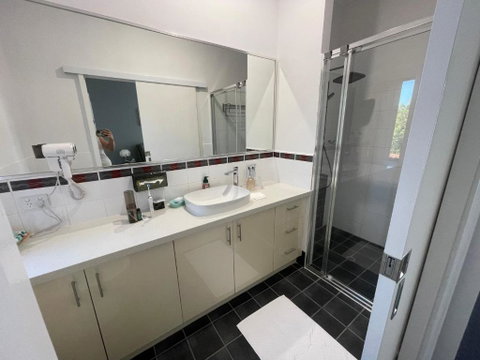 Equitice Spring Moonlight Villa - Accommodation Fremantle 2