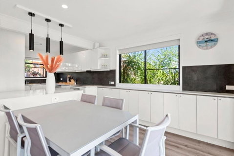 Family Retreat With Water Views At Corlette - Accommodation Fremantle 4