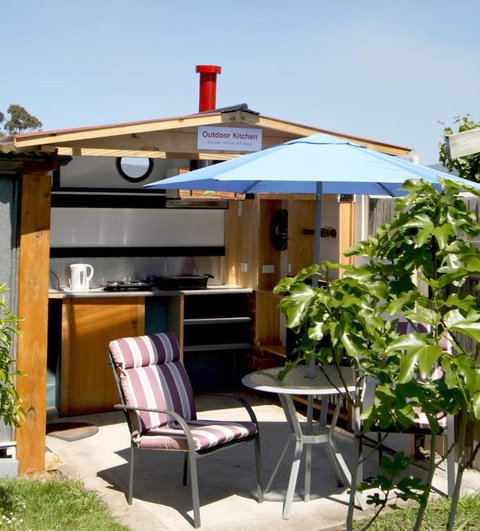 Forty South Cottage - A Secluded Waterside Getaway - Accommodation Fremantle 2