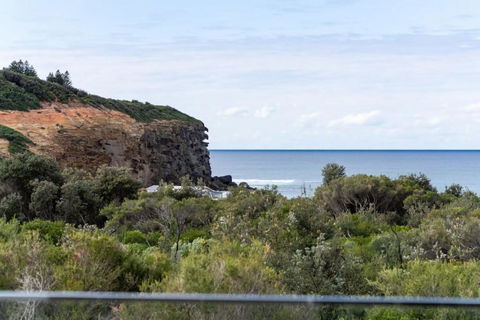 Exquisite Beachside Mansion - Accommodation Fremantle 2