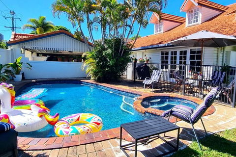 Fab 4brm Home With Pool A 15 Min Walk To Beach - Accommodation Fremantle 0