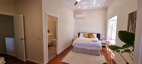 Fab 4brm Home With Pool A 15 Min Walk To Beach - Accommodation Fremantle 2