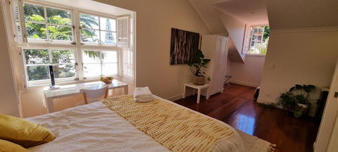Fab 4brm Home With Pool A 15 Min Walk To Beach - Accommodation Fremantle 3