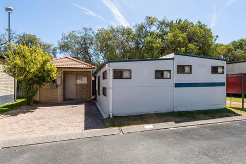Family Bungalow - Accommodation Fremantle 1