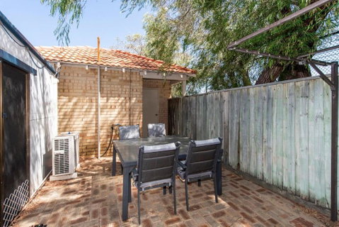 Family Bungalow - Accommodation Fremantle 3