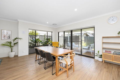 Family Friendly Close 2 Airport, Optus, Crown & City - Accommodation Fremantle 4