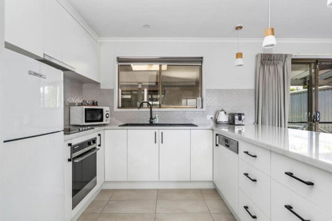 Family Fun By The Sea - Accommodation Fremantle 1