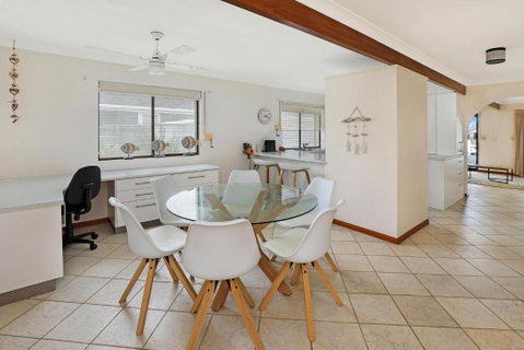 Fantastic Buddina Duplex - Accommodation Fremantle 3