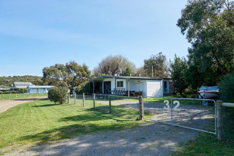 Far View - Pet Friendly, Free Wifi - Accommodation Fremantle 4