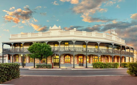 Farmers Home Hotel - Accommodation Fremantle 0