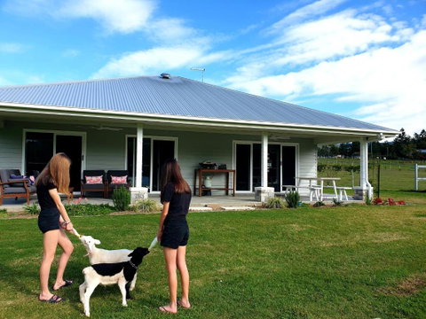 Fig Tree Farm B&B Highvale-Farmstay Near Brisbane! - Accommodation Fremantle 0
