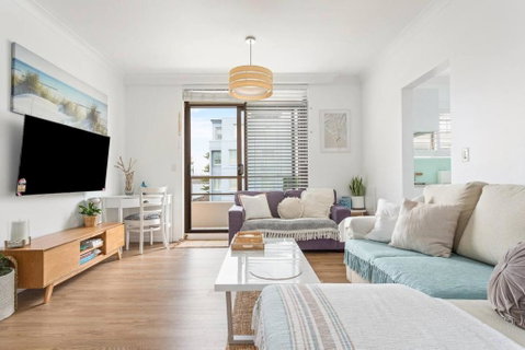Fine Pine - Beachside Lifestyle With Two Balconies - Accommodation Fremantle 1