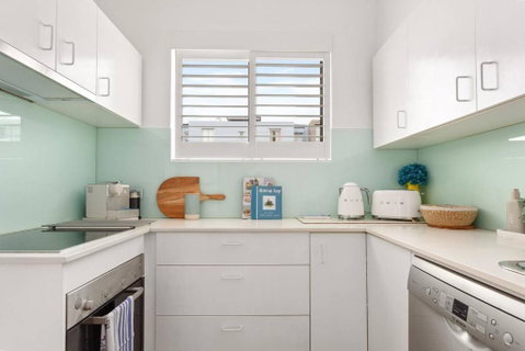 Fine Pine - Beachside Lifestyle With Two Balconies - Accommodation Fremantle 4