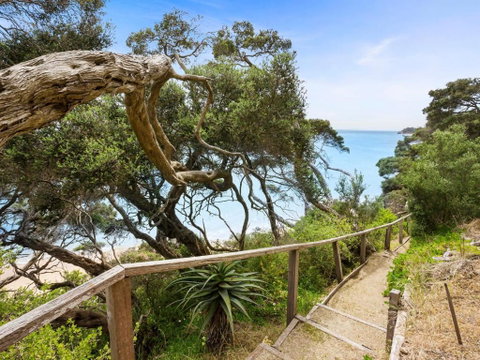 Fishermans Beach Cliff Top - Accommodation Fremantle 3