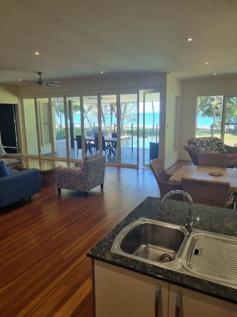 Fleur De Mayo - Accommodation Fremantle 1