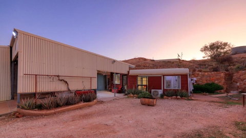 Fossickers Den Dugout Accommodation - Accommodation Fremantle 0