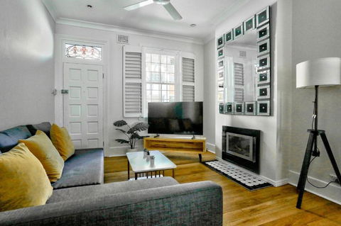 Gorgeous 2 Bedroom House Ultimo 2 E-Bikes Included - Accommodation Fremantle 0