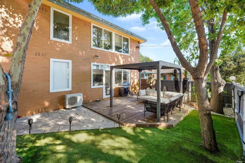 Gardenvale Prize With Private Courtyard Plus Parking - Accommodation Fremantle 1