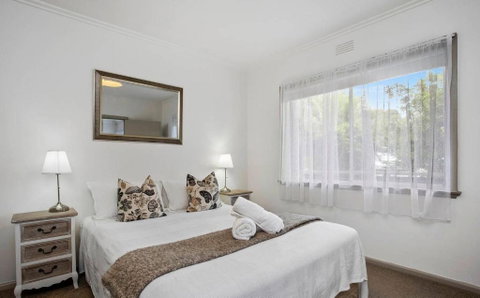 Geelong Serviced Apartments By Short & Long Stays - Accommodation Fremantle 0