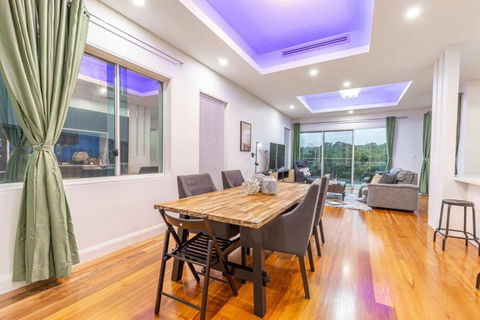Glamorous 5BD House W Water View In Melrose Park - Accommodation Fremantle 3