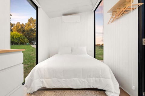 Glorious Escape By Tiny Away - Accommodation Fremantle 3