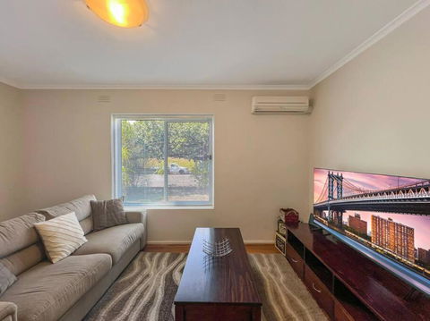 Ground Floor One Bedroom Apartment In Elsternwick - Accommodation Fremantle 4
