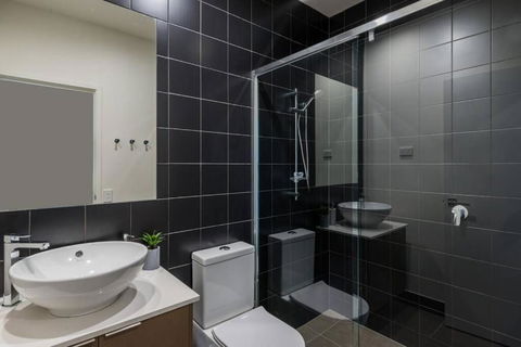 H6B - Round About Bulimba - Accommodation Fremantle 4