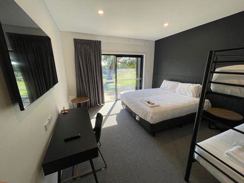Harden Country Club Motel - Accommodation Fremantle 3