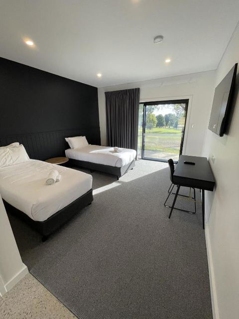 Harden Country Club Motel - Accommodation Fremantle 0