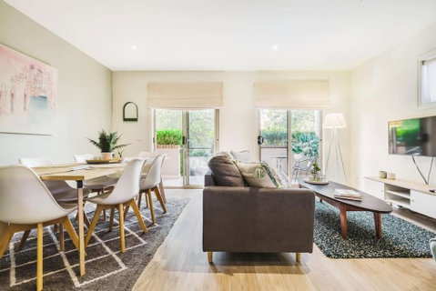 Harp Haven - Contemporary In Suburban Tree Lined Kew - Accommodation Fremantle 0