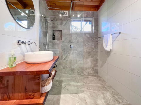 HEXAGON BEACH HOUSE Binalong Bay Of Fires Views - Accommodation Fremantle 0