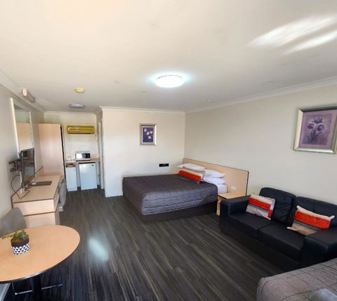 Highway Inn Motel - Accommodation Fremantle 1