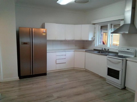 Homestay Upon Kenwick Station - Accommodation Fremantle 0