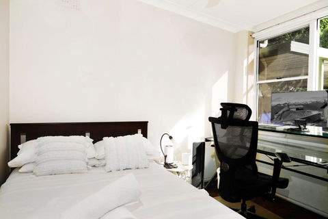 Home Away From Home - 3 Bedroom House Sleeps 6 - Parking - Accommodation Fremantle 3