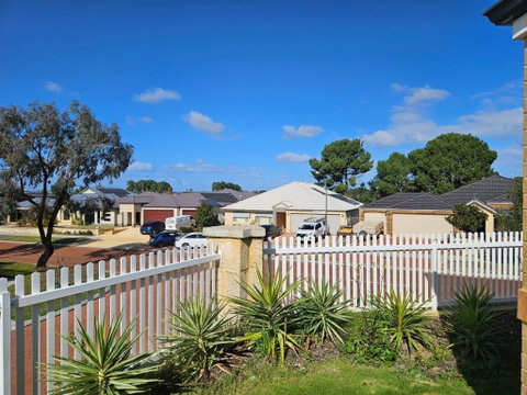 House In Ellenbrook - Accommodation Fremantle 3