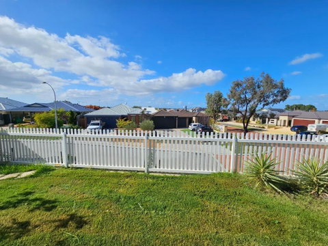 House In Ellenbrook - Accommodation Fremantle 1