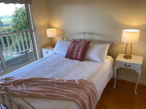 IRONBARK FARM Farmhouse On 52 Acres In The Scenic Yarra Valley - Accommodation Fremantle 3