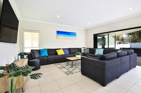 Adriatic Jervis Bay - 2 Min Walk To Beach - Family Friendly - Accommodation Fremantle 1