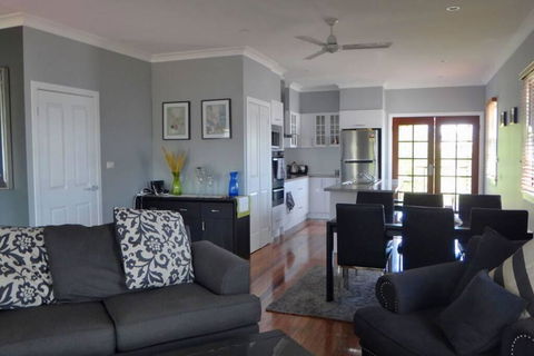 Aerwyn Brae - Accommodation Fremantle 1