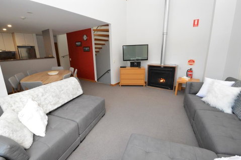 Akuna 3 - Accommodation Fremantle 2