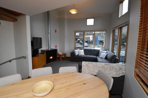 Akuna 3 - Accommodation Fremantle 0