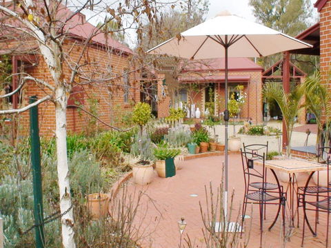 Albury Cottages - Accommodation Fremantle 0